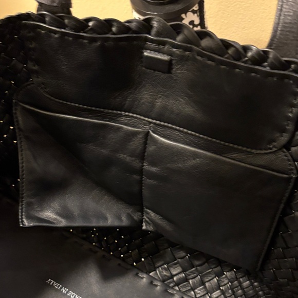🖤Etienne Aigner Black Woven Leather inside zip pouch & open slots shoulder bag - Picture 6 of 11